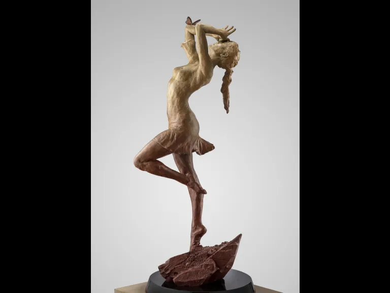 Paige Bradley sculpture La Nina - young woman dancing