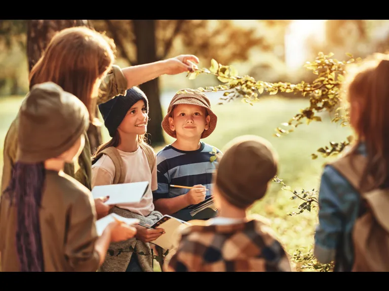 Scout Days outdoors at Brookgreen Gardens with children